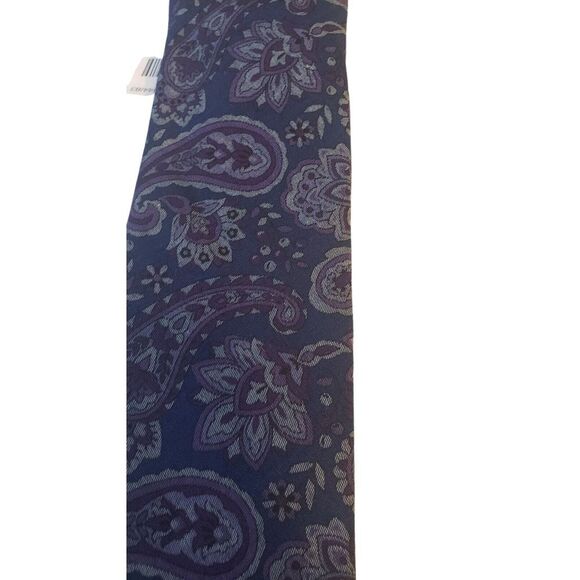NWT RoundTree & Yorke Luxury Trademark Slim Blue Paisley NeckTie Business Church - Picture 2 of 14